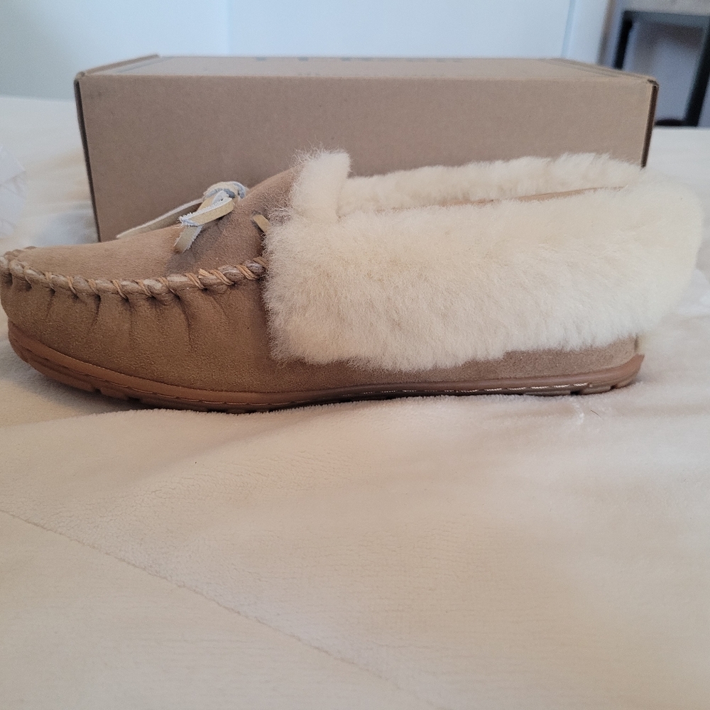L.L. Bean Women's Wicked Good Moccasins Size 8 - Picture 5 of 7